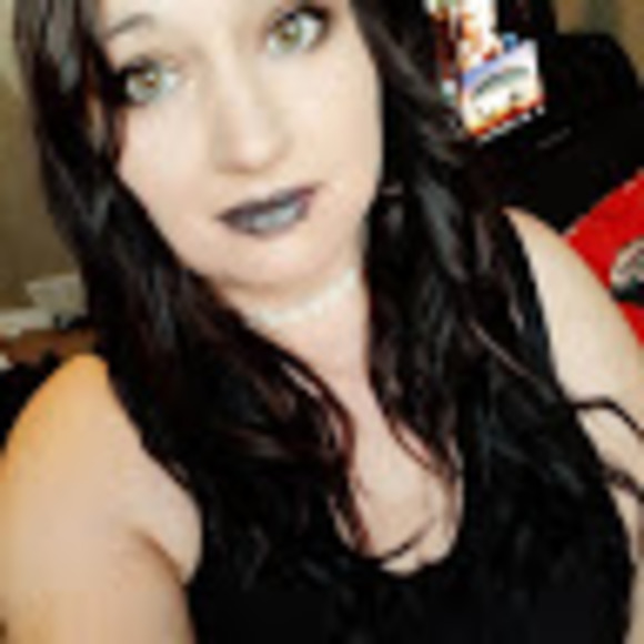 Meet your Posher, Kayla - Picture 1 of 1